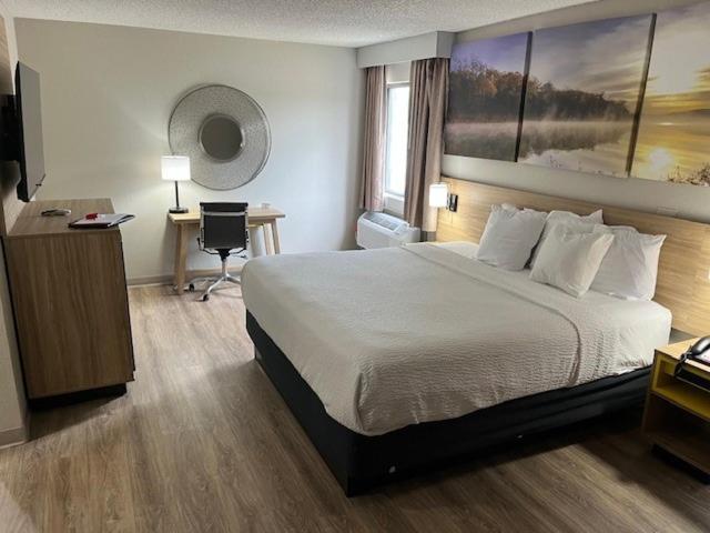 Days Inn By Wyndham Carthage Exteriör bild