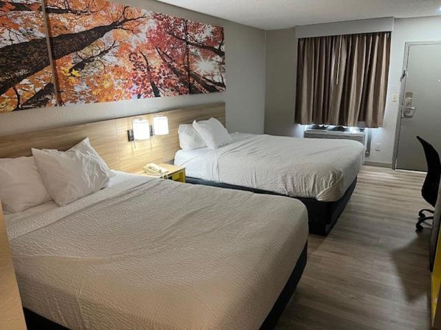Days Inn By Wyndham Carthage Exteriör bild