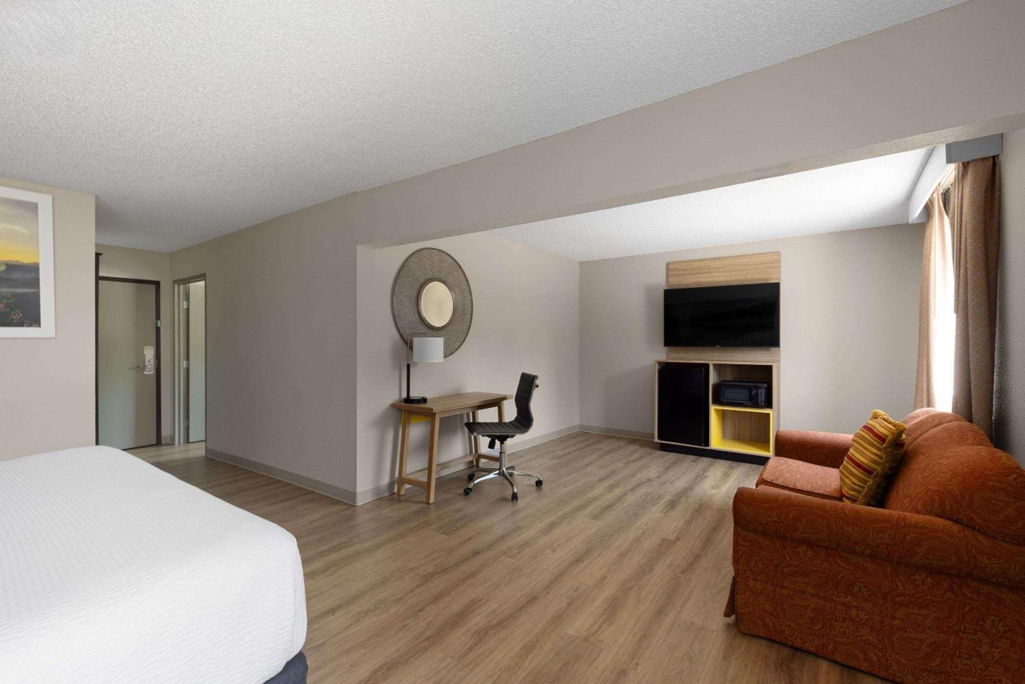 Days Inn By Wyndham Carthage Exteriör bild